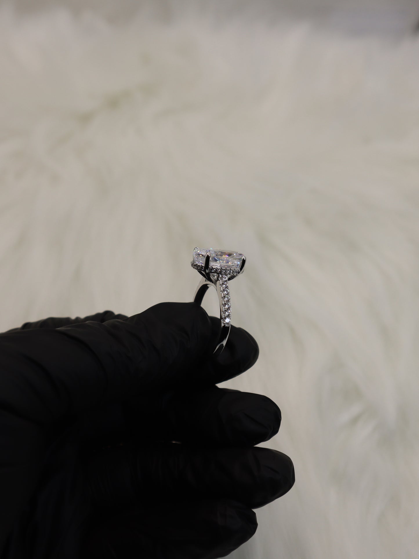 The Elara Oval Ring