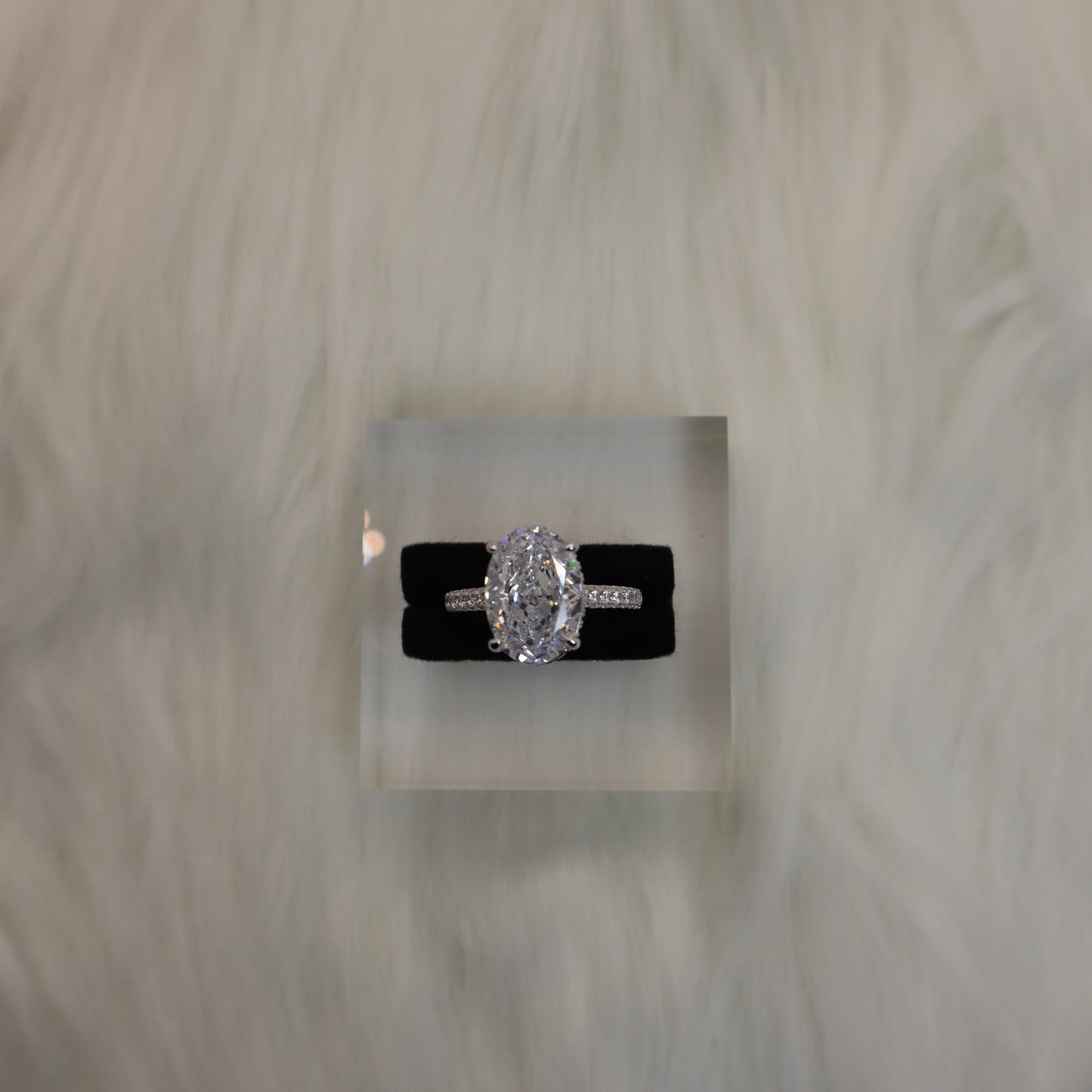 The Elara Oval Ring