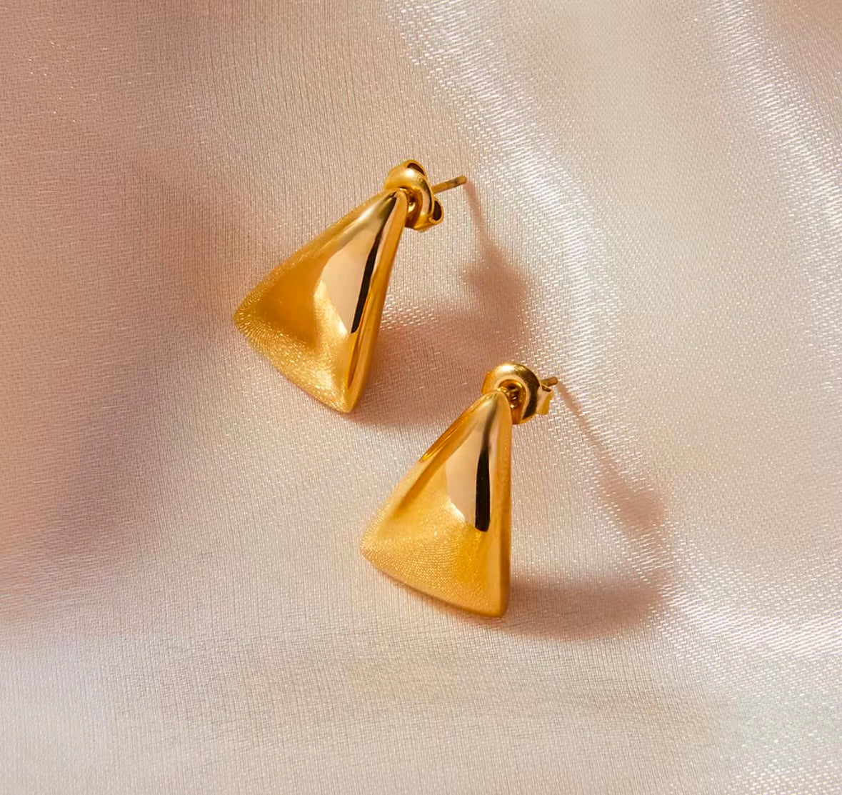 The Solara Peak Earring