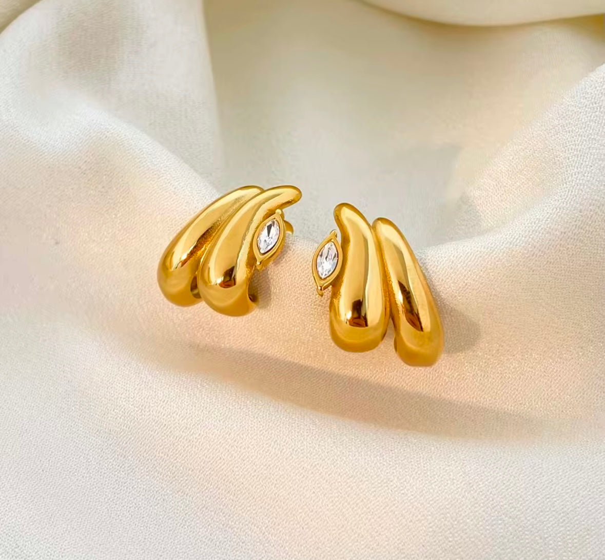 The Nova Curl Earring