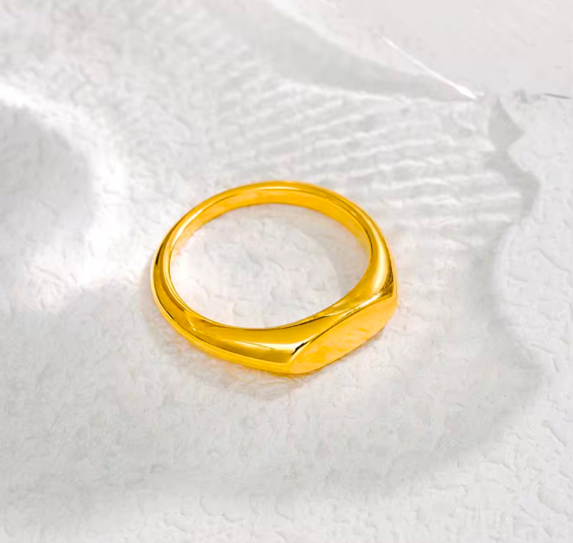 The Solene Sleek Ring