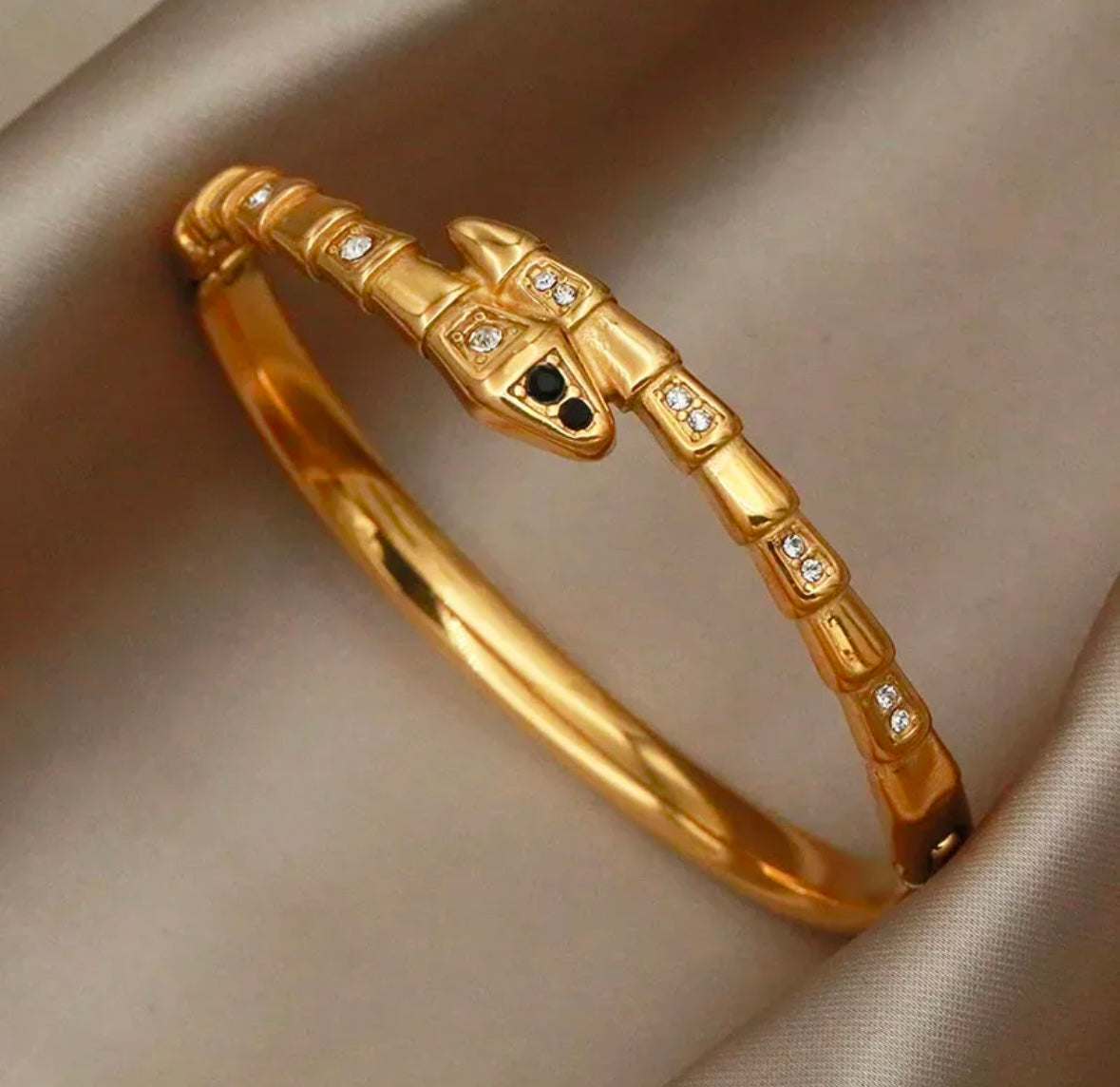 The Serpentine Bangle