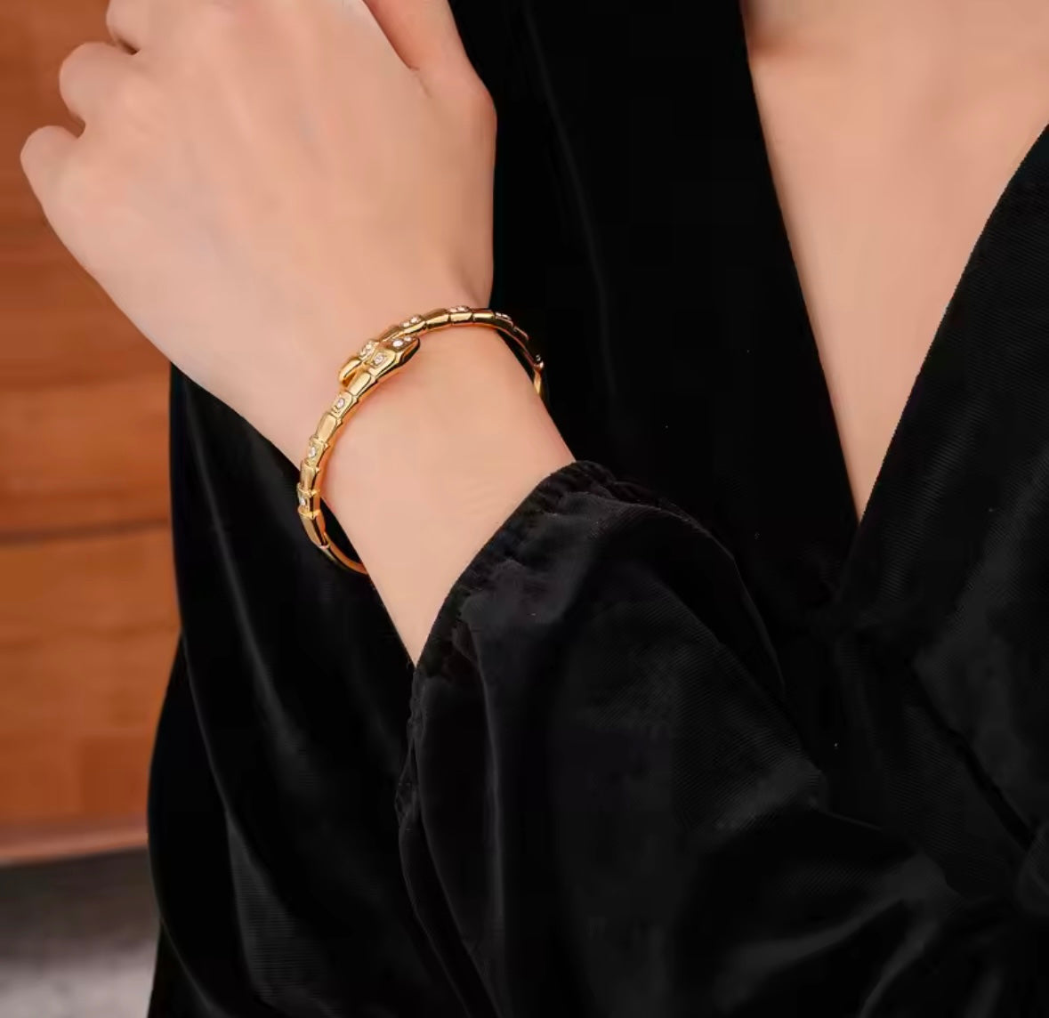 The Serpentine Bangle