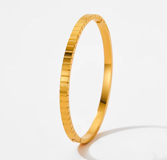 The Lumetra Bangle
