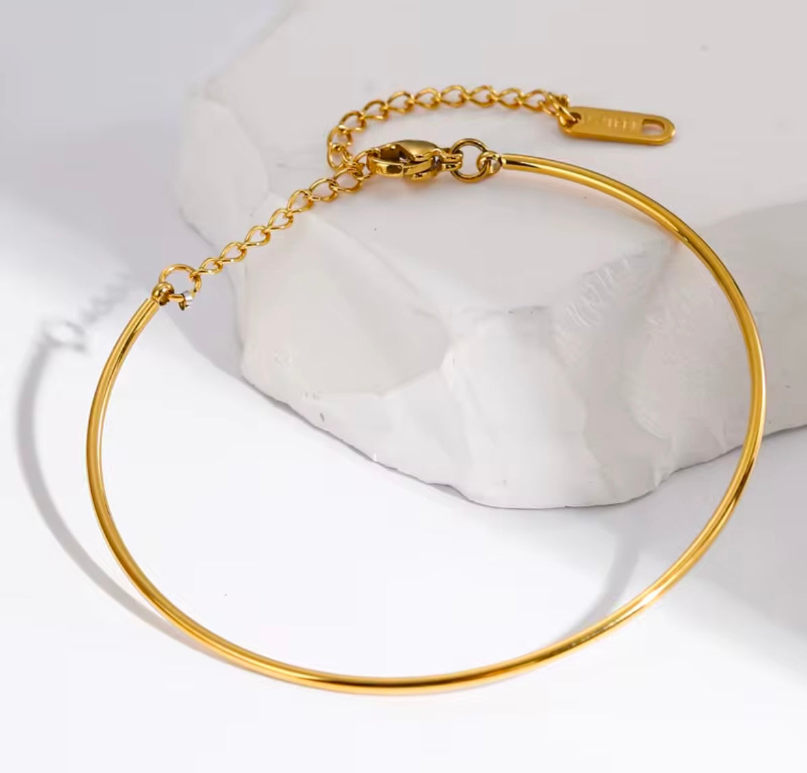 The Aurea Sleek Bangle