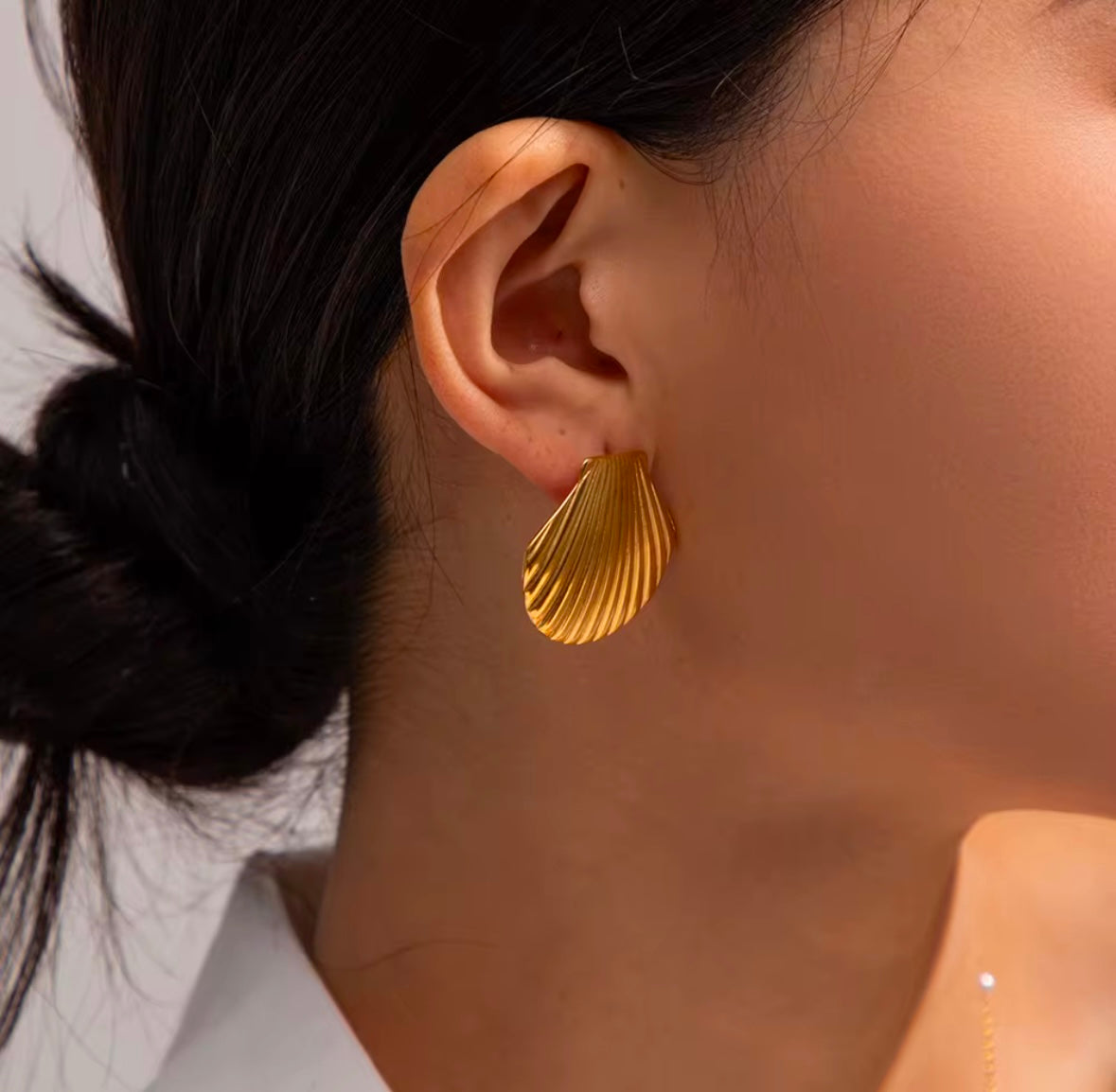 The Tides Shell Earrings