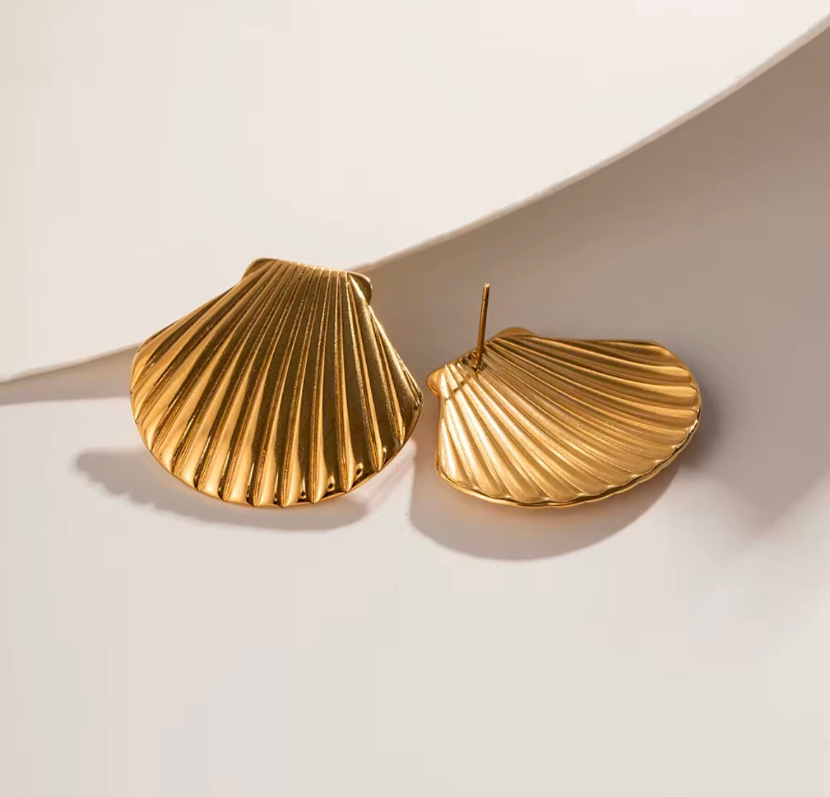 The Tides Shell Earrings