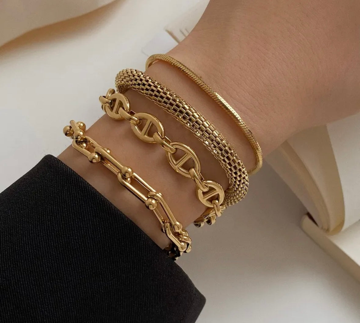 The  Serpentine Glide Bracelet