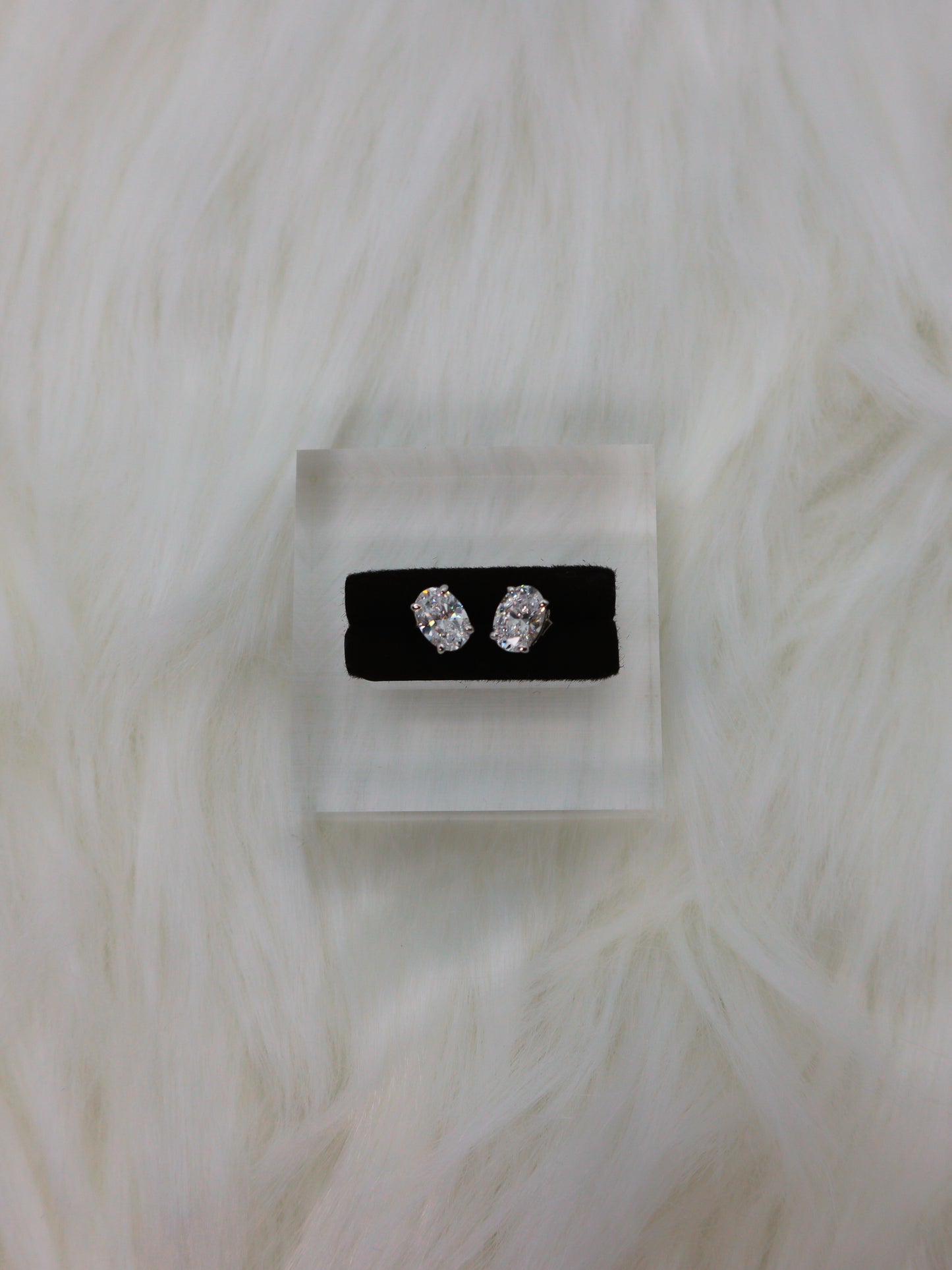 The Eterna Oval Studs